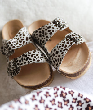 Moulded foot bed in suede leather